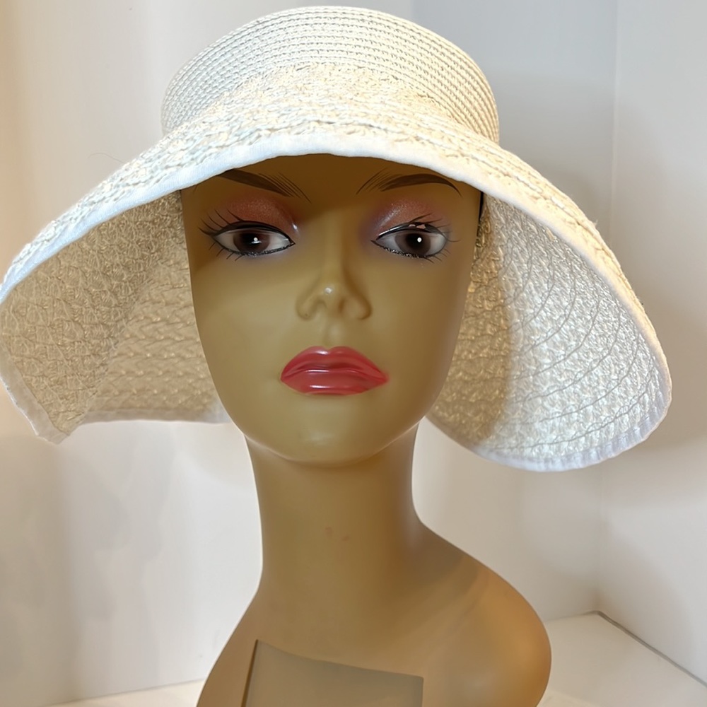 MAGID WHITE SUMMER HAT